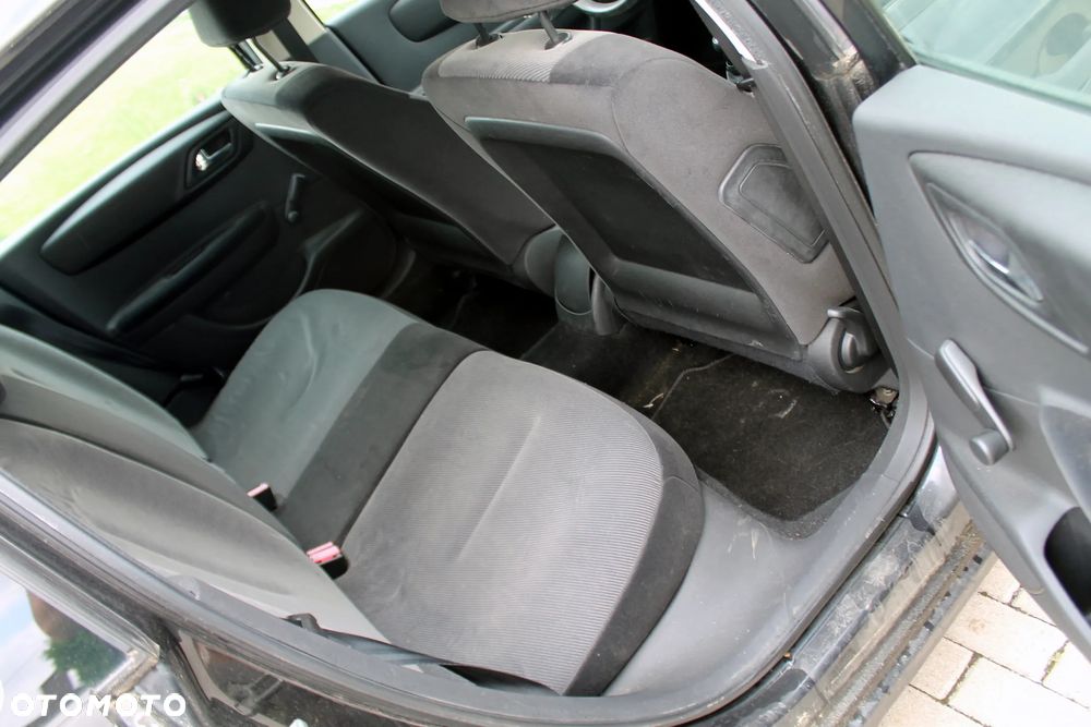 Citroën C4 1.4 16V Style - 14