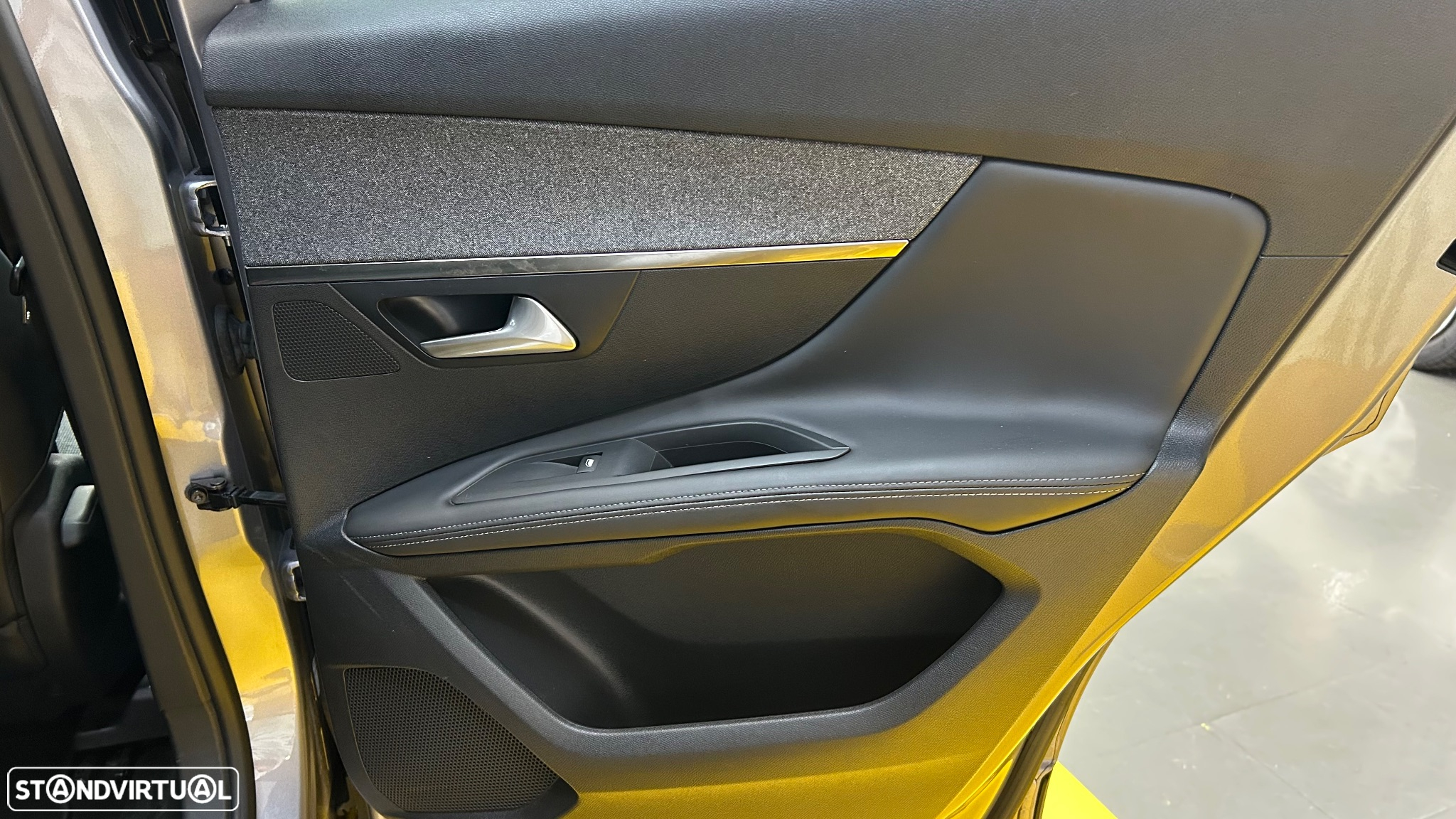 Peugeot 3008 PureTech 130 Stop & Start EAT6 Allure - 31