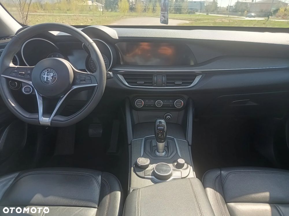 Alfa Romeo Stelvio 2.0 Turbo 16V AT8-Q4 Tributo Italiano - 16