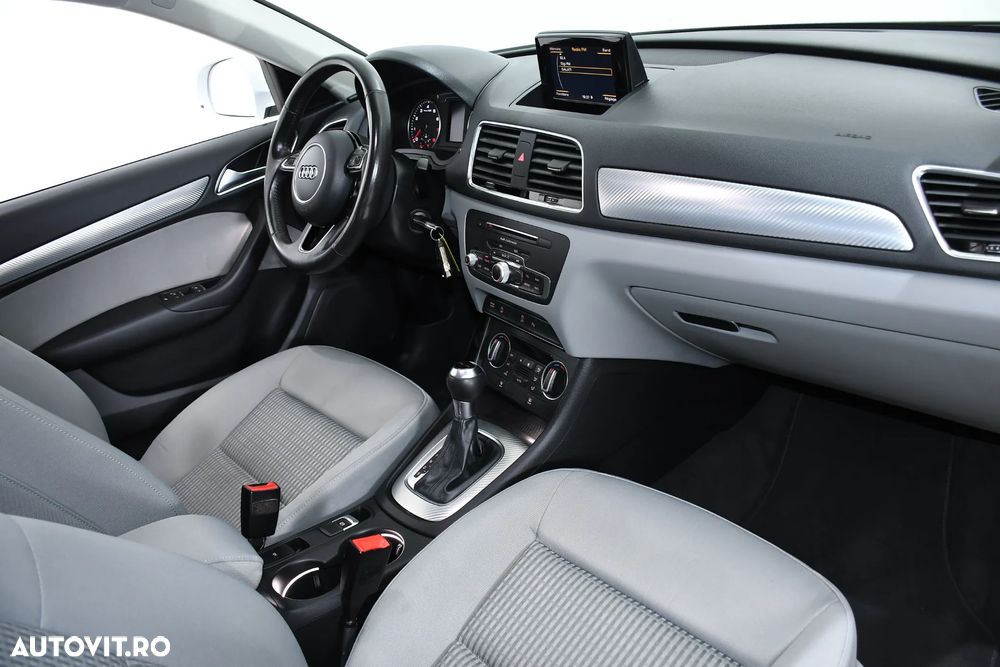 Audi Q3 1.4 TFSI Stronic Design - 13