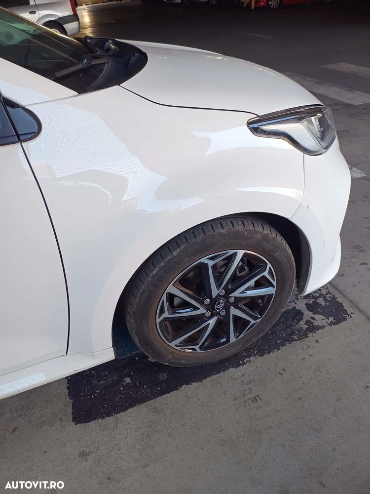Toyota Yaris 1.5 VVT-i HSD Dynamic Plus - 16