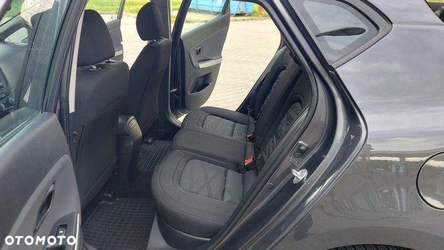 Kia Ceed - 13