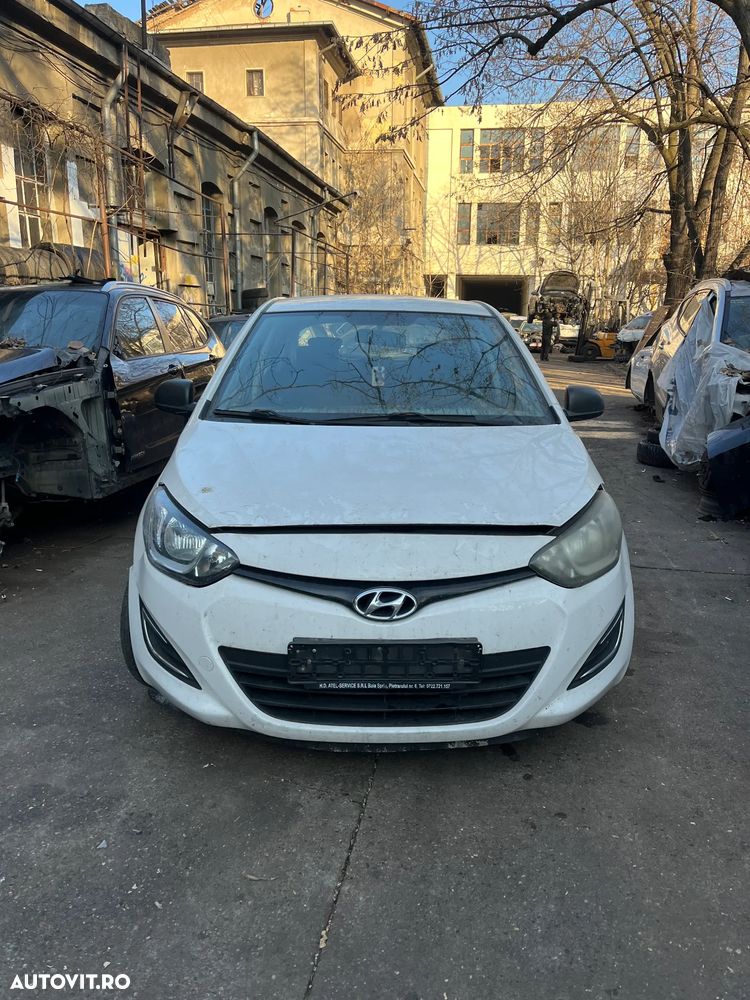 Dezmembrez Hyundai I20 1,1 CRDI  2015 alb - 3