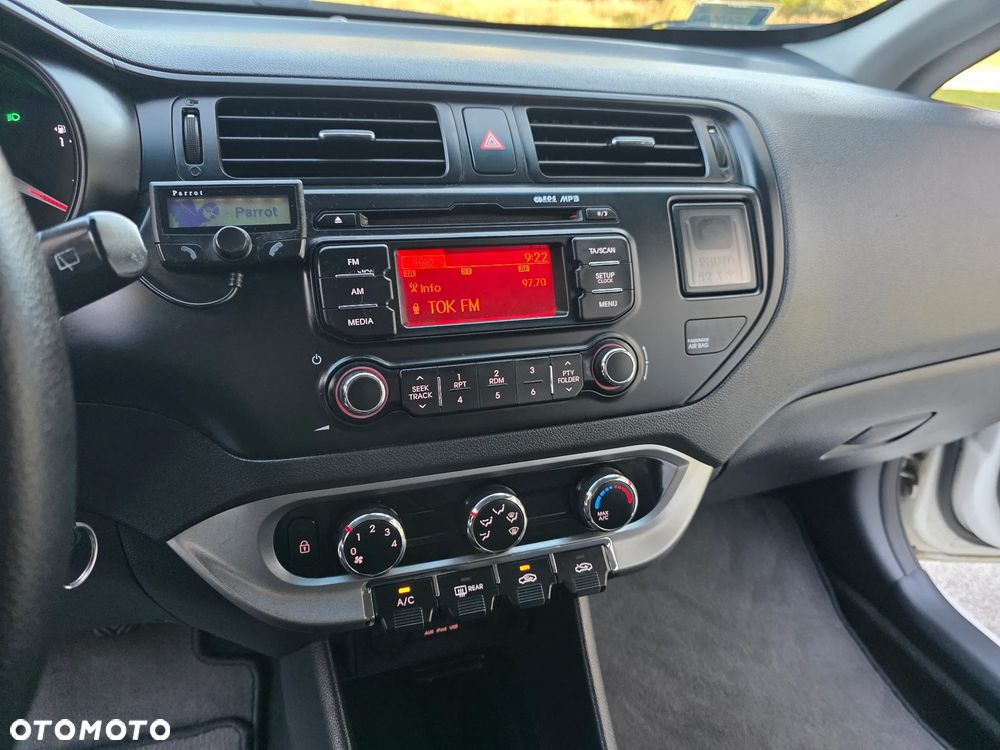 Kia Rio - 30