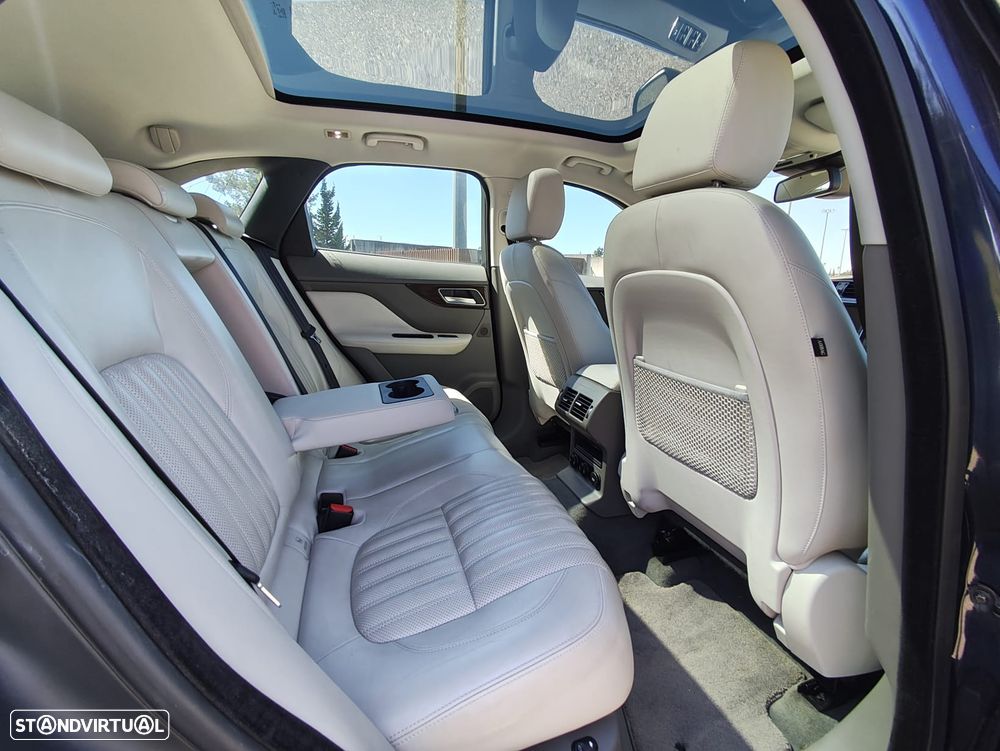 Jaguar F-Pace 2.0 i4D Prestige AWD Aut. - 18