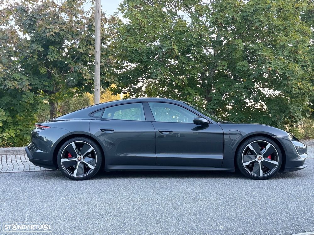 Porsche Taycan 4S - 17