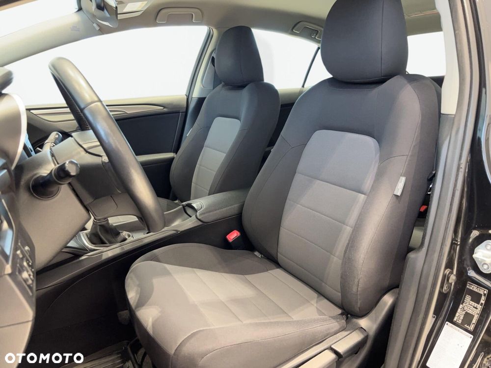 Toyota Avensis 1.6 D-4D Active - 10