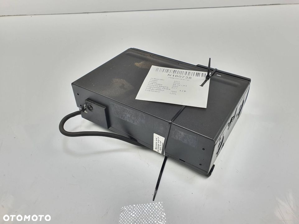 ZMIENIARKA CD AUDI S8 D2 LIFT - 3