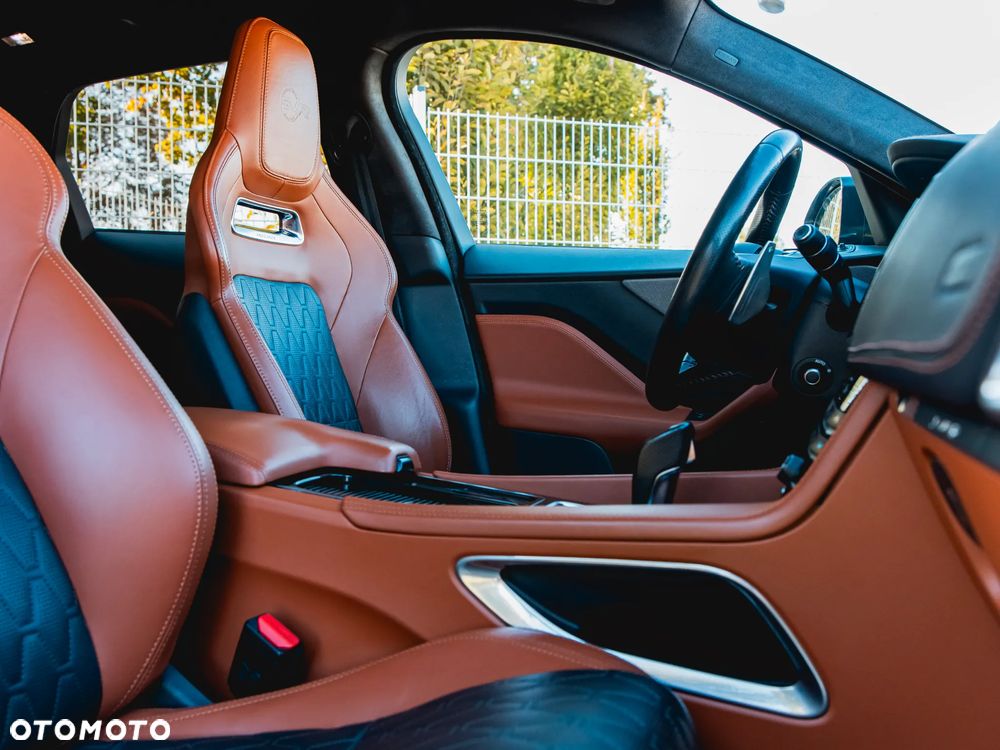 Jaguar F-Pace 5.0 V8 S/C AWD SVR - 31
