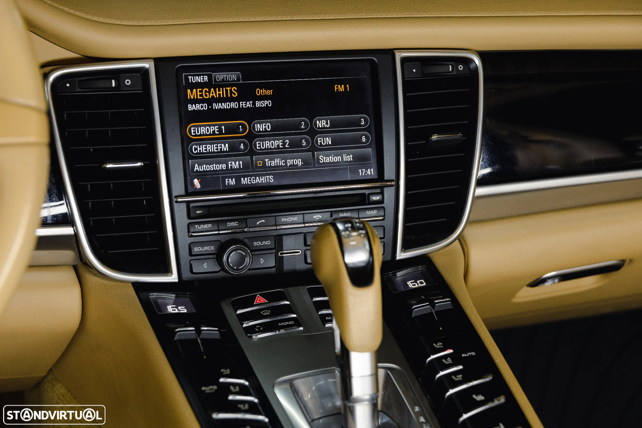Porsche Panamera S Hybrid - 16