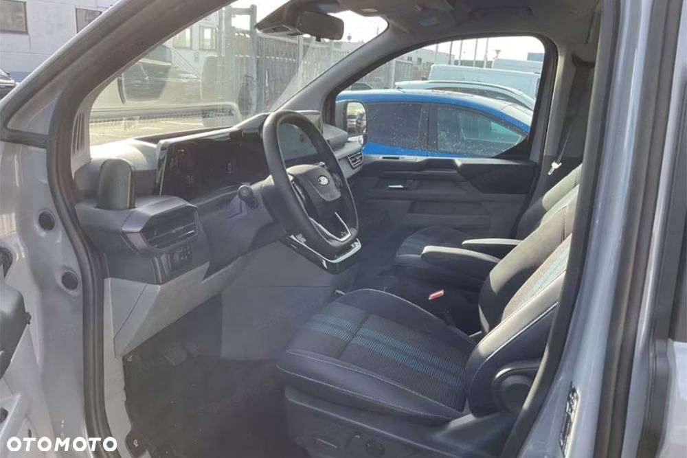 Ford Tourneo Custom - 7