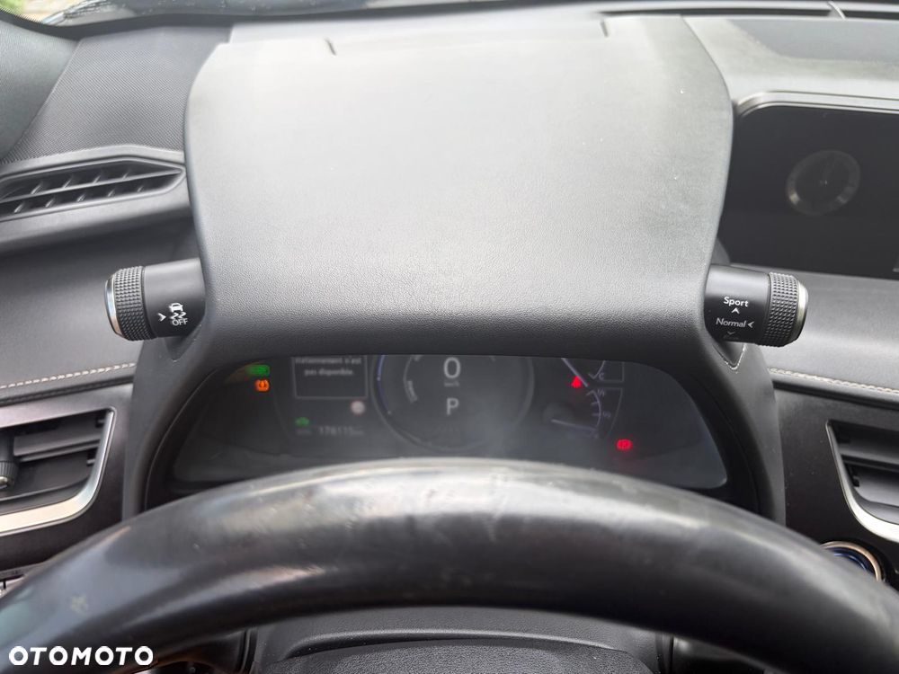 Lexus UX - 27