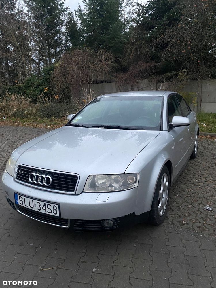 Audi A4 Limousine - 1