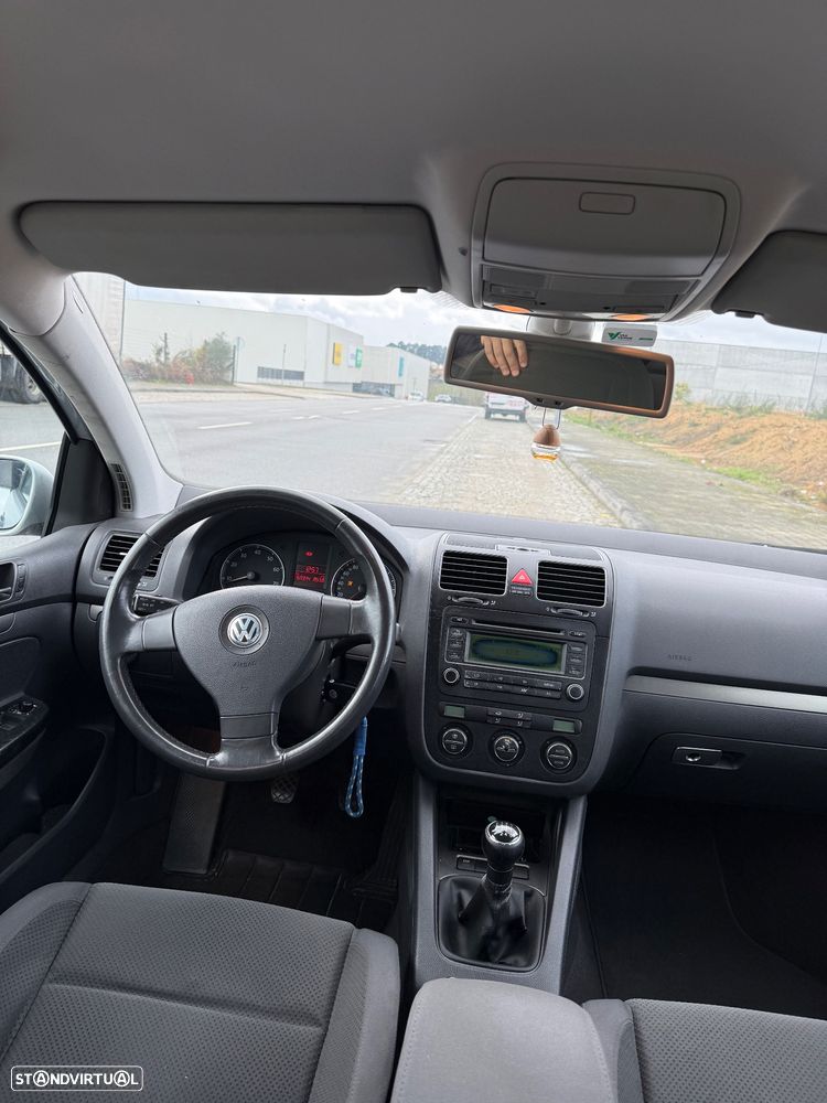 VW Golf 1.6 FSi Confortline - 6