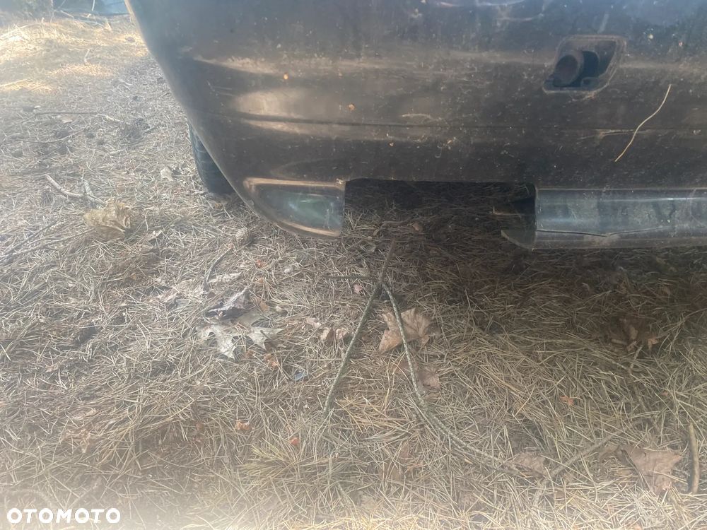 BMW 7 E38 czarny TYŁ TYLNY TYLNI ZDERZAK KOMPLETny LISTWY wycięcia pod 2 tłumiki - 4