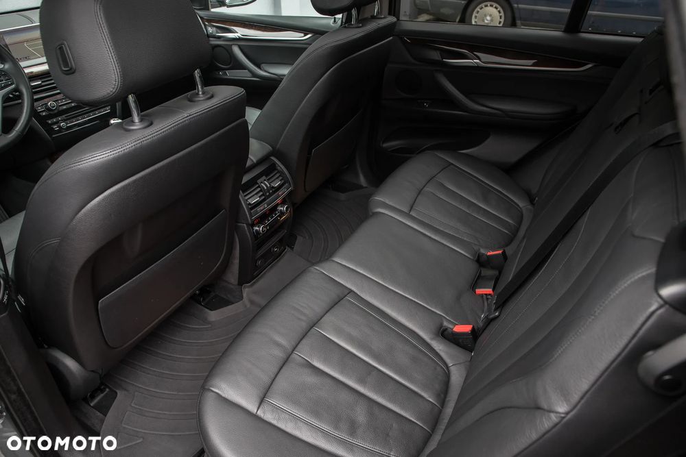 BMW X5 xDrive35i - 27