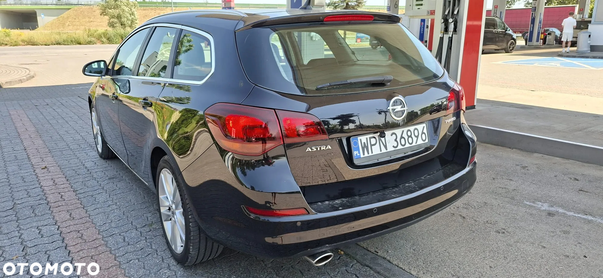 Opel Astra 1.4 Turbo Cosmo - 4