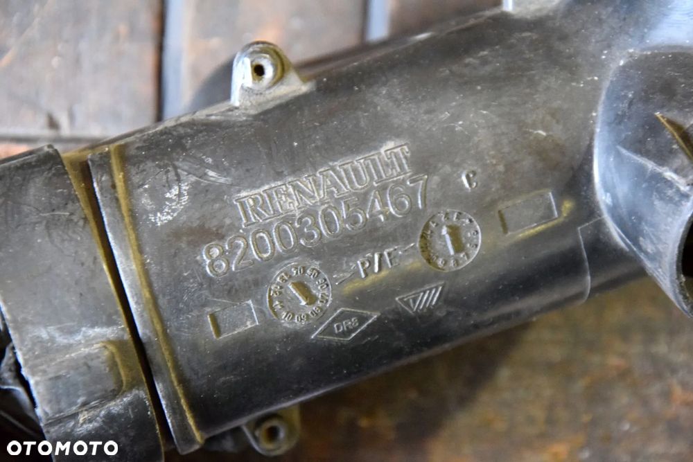 Renault Clio III 3 1.6 Rura przewód dolotu wlot powietrza rezonator 8200305467 - 3