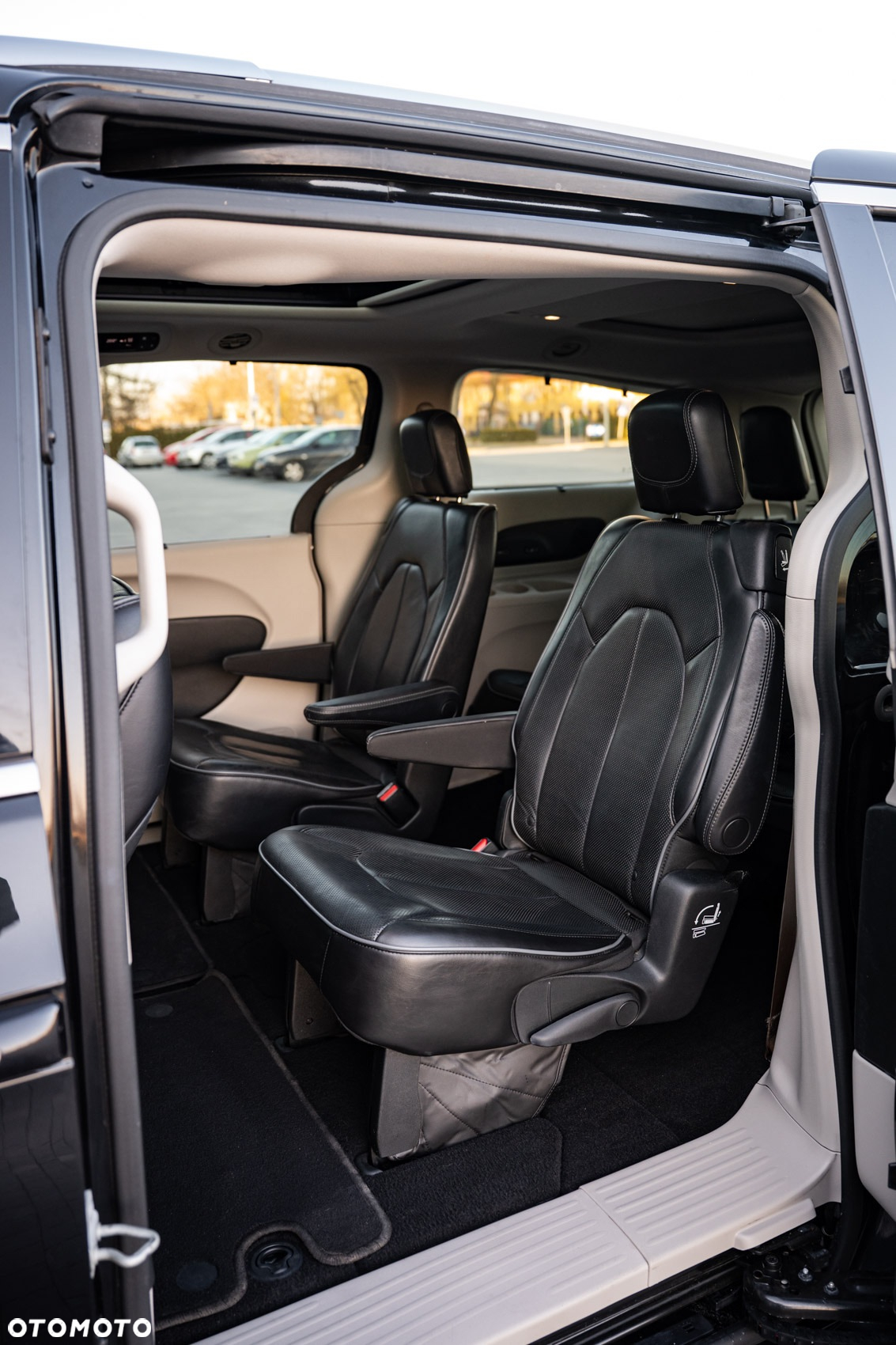 Chrysler Pacifica - 26