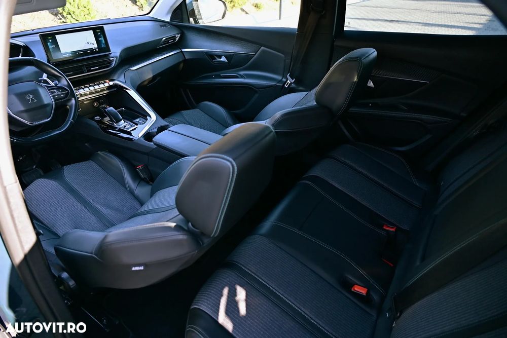 Peugeot 3008 Plug-In Hybrid 225 e-EAT8 Allure Pack - 37