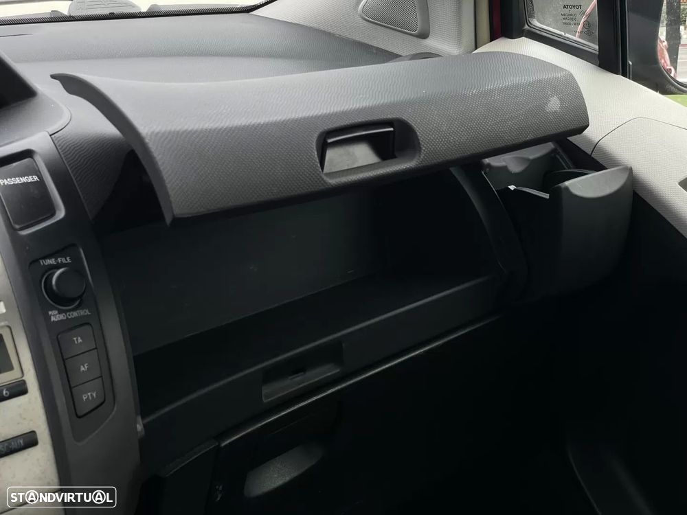 Toyota Yaris 1.0 VVT-i ACtive+AC - 28