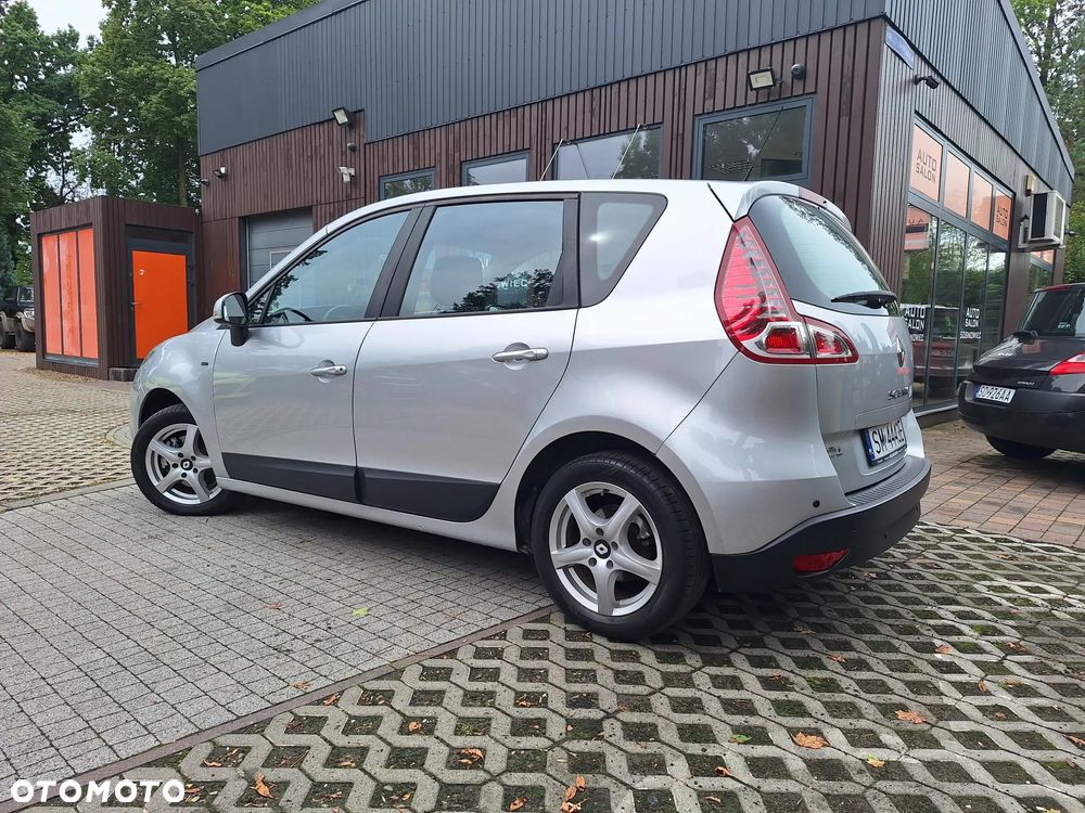 Renault Scenic 1.6 16V 110 TomTom Edition - 2