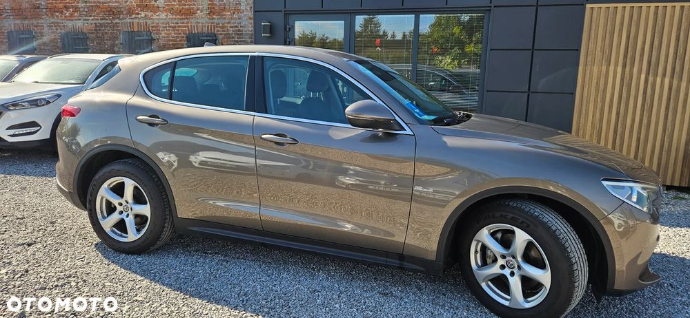 Alfa Romeo Stelvio 2.2 16V AT8 Executive - 24