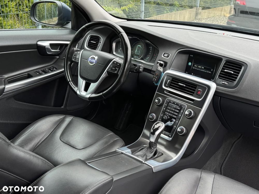 Volvo V60 D2 Summum - 22