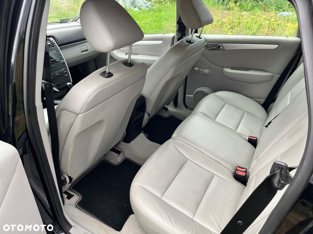 Mercedes-Benz Klasa B 180 CDI DPF Autotronic Special Edition - 35