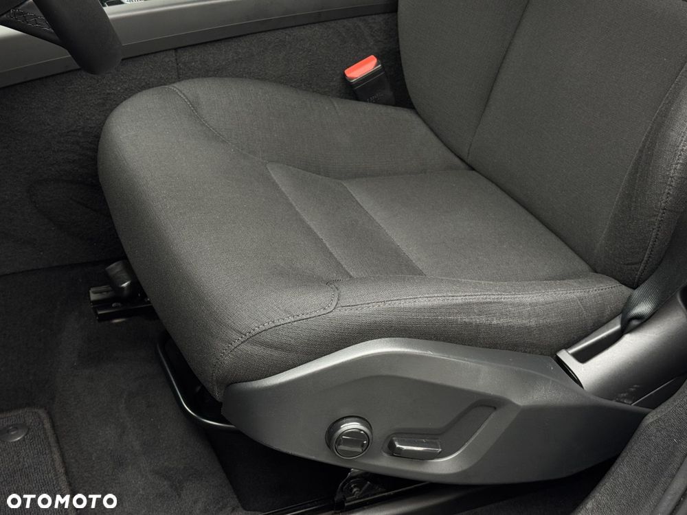 Volvo XC 60 B5 B AWD Momentum Pro - 13