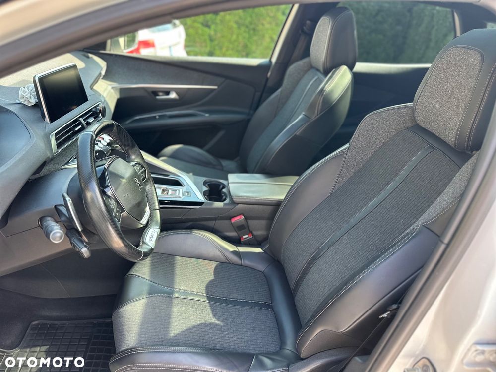 Peugeot 3008 BlueHDi 130 Stop & Start EAT8 Allure - 27