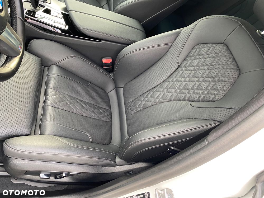 BMW Seria 5 520d xDrive mHEV M Sport - 15