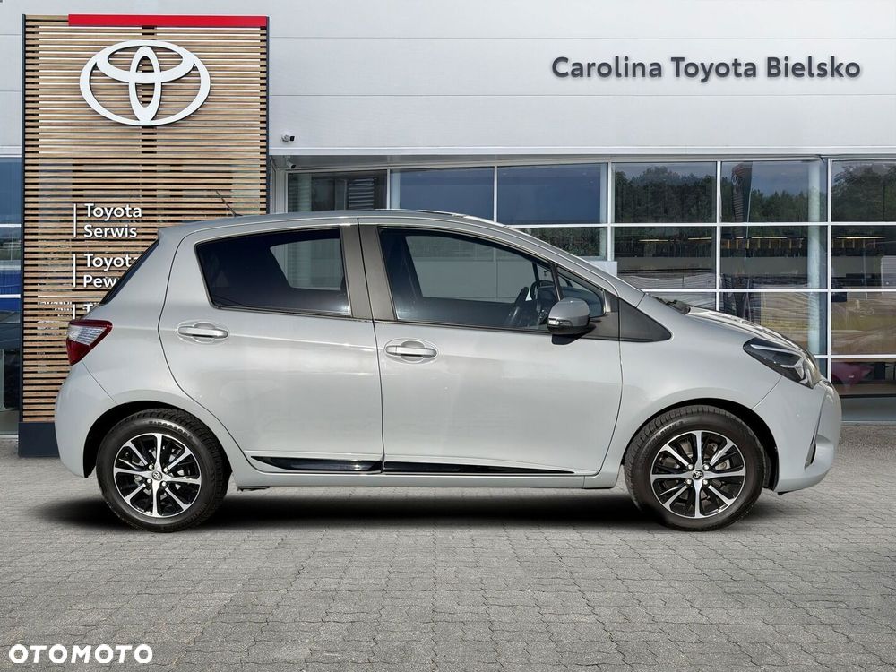 Toyota Yaris 1.5 Premium CVT - 26