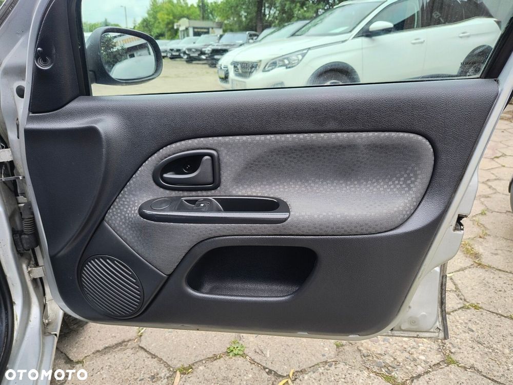 Renault Clio - 14
