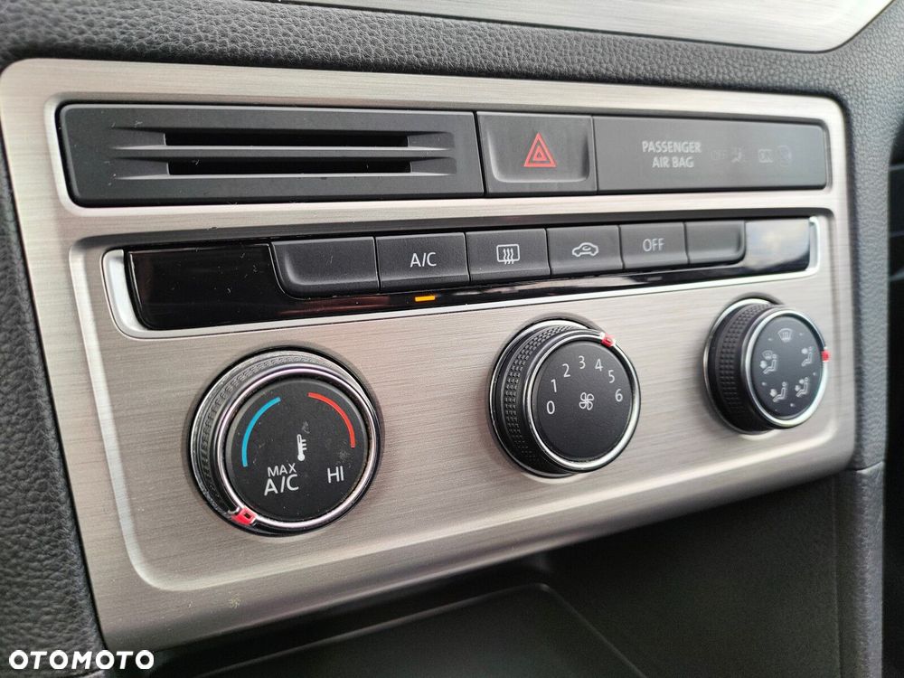Volkswagen Golf Sportsvan - 25