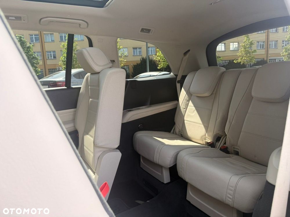 Mercedes-Benz GLS - 24