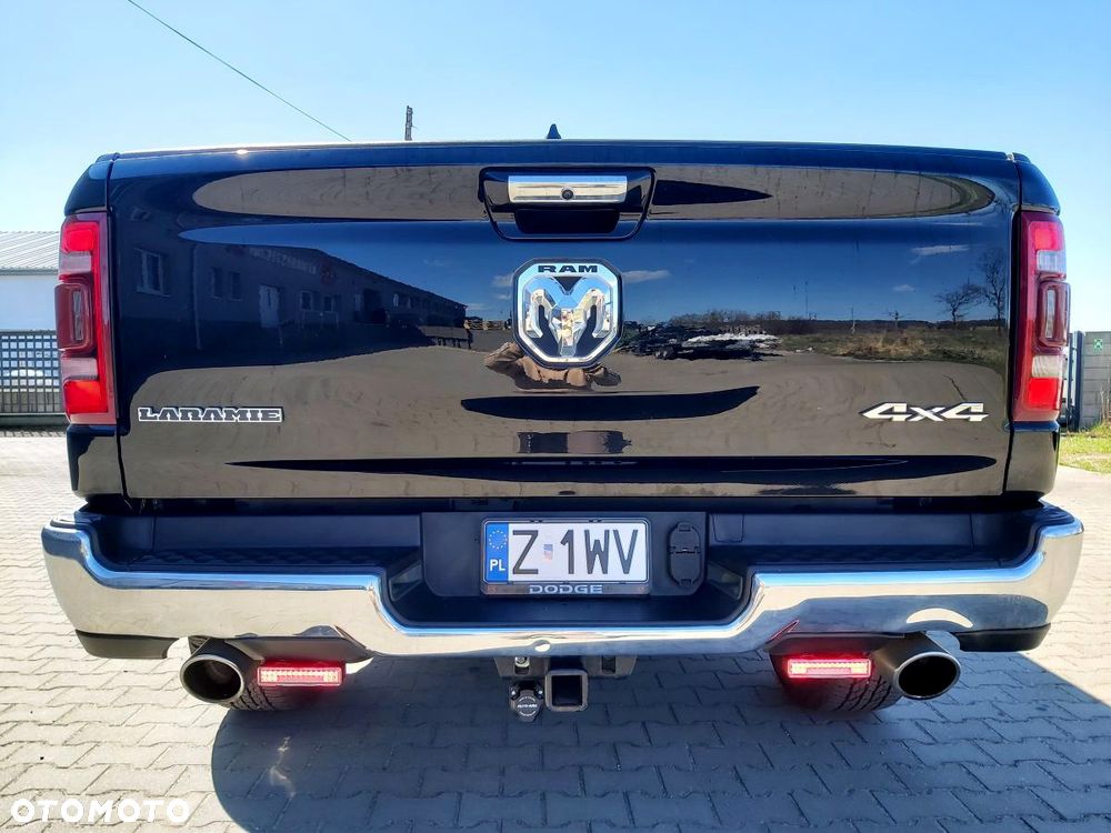 RAM 1500 Crew Cab Shortbed Laramie - 11