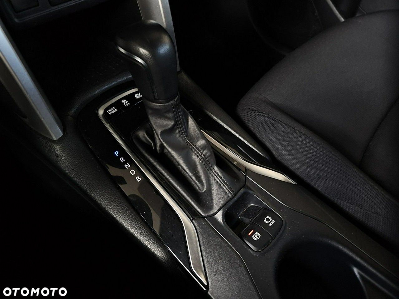 Toyota Corolla Cross - 17