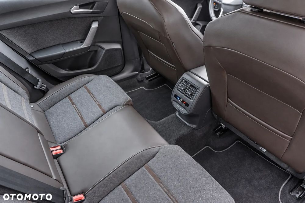 Seat Leon 1.5 eTSI Xcellence DSG - 32