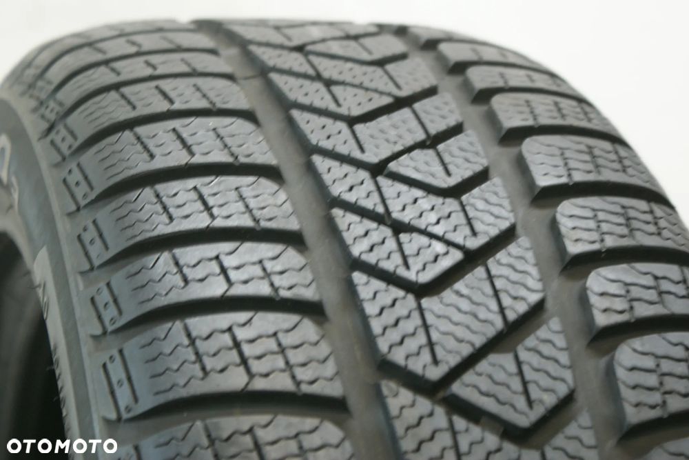 225/50R17 PIRELLI WINTER SOTTOZERO 3 , 6,6mm B3763 - 2