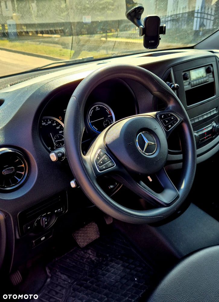 Mercedes-Benz E-VITO - 6