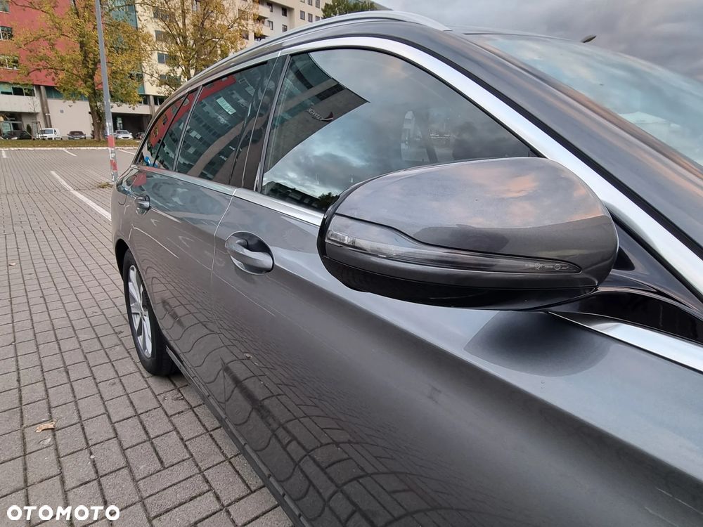 Mercedes-Benz Klasa E 200 d T 9G-TRONIC Avantgarde - 21