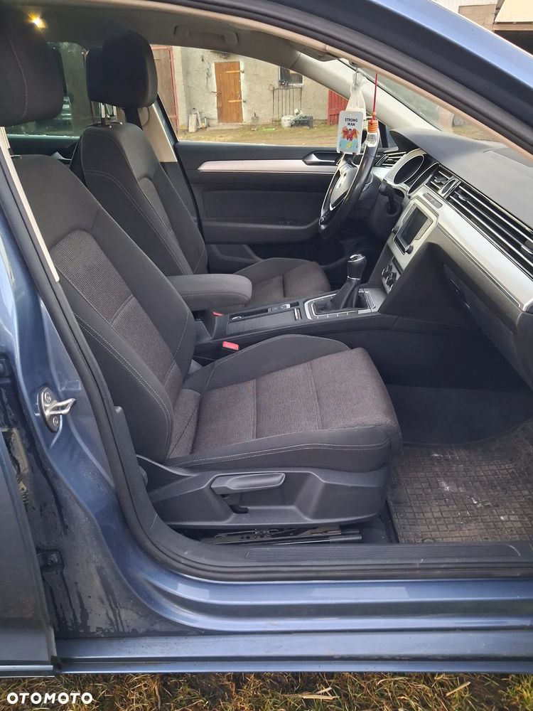 Volkswagen Passat 1.6 TDI BMT Comfortline - 8