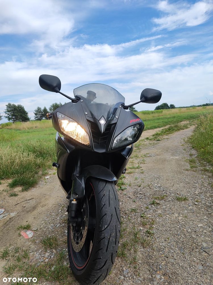Yamaha R6 - 3