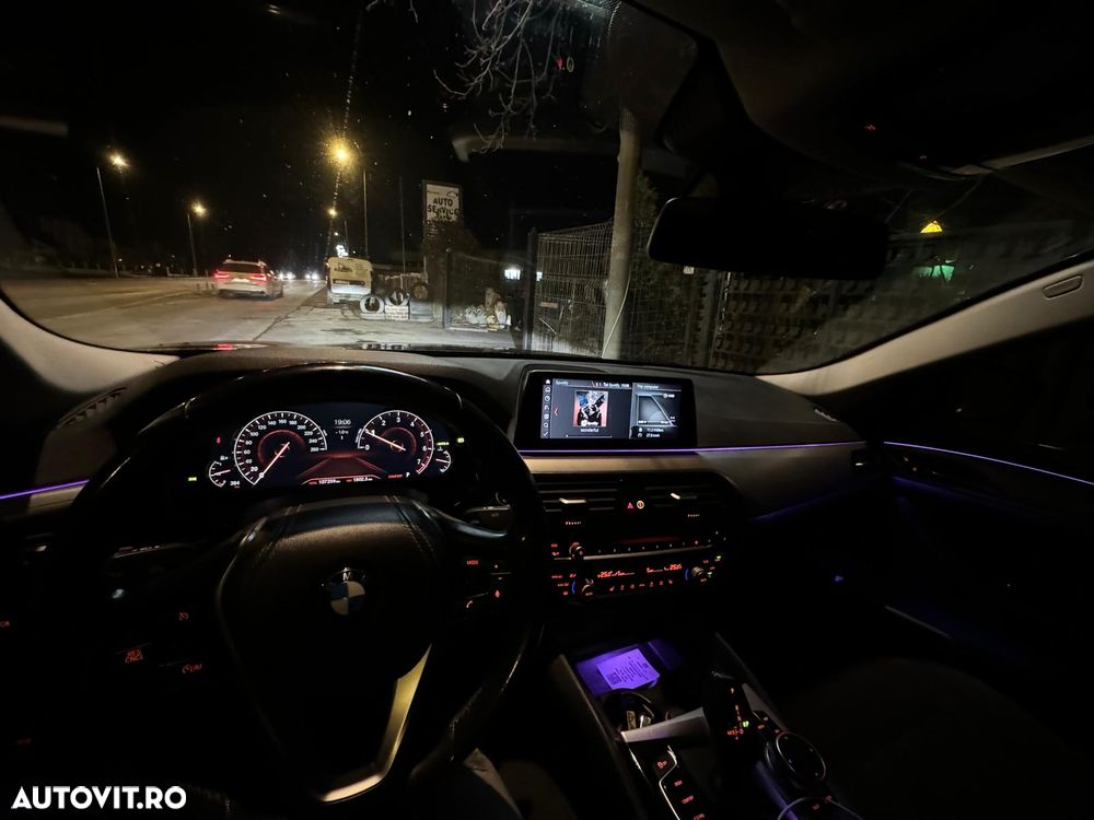 BMW Seria 5 530i AT - 19