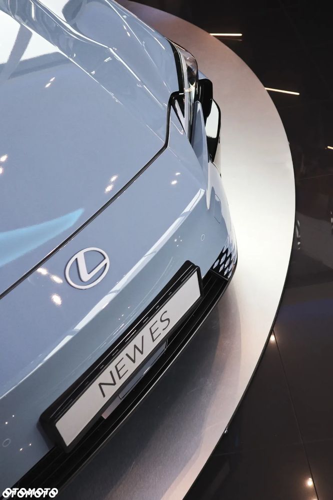 Lexus ES 300h Prestige - 33