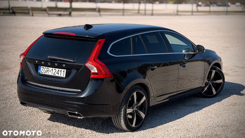 Volvo V60 D6 AWD Plug-in Hybrid Summum - 6