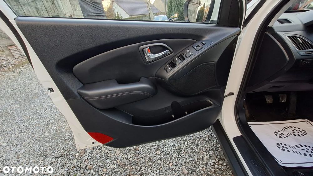 Hyundai ix35 1.6 2WD Fifa World Cup Edition - 8