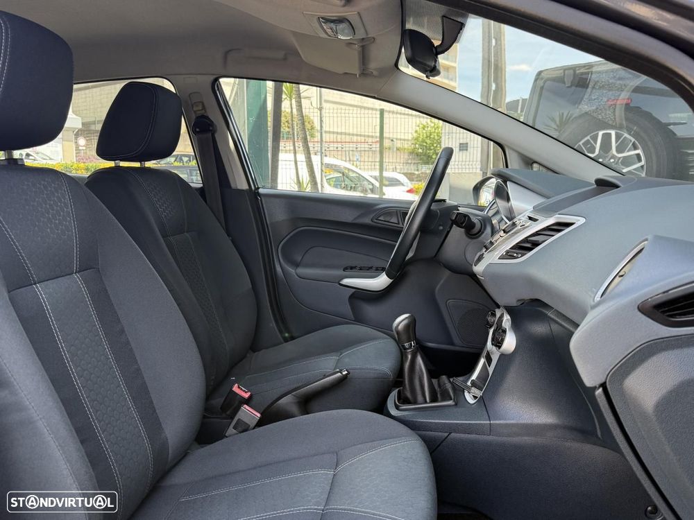 Ford Fiesta 1.25 Titanium - 29