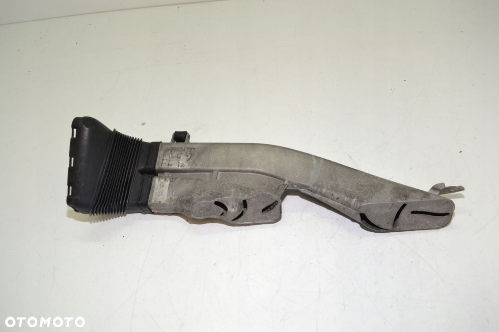 DOLOT POWIETRZA BMW E60 E61 E63 E64 7565574 7561031 - 1